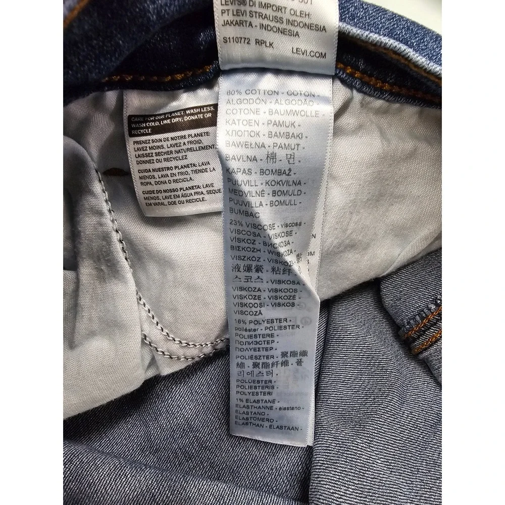 Levi's Womens Mid Rise Mid-Length Shorts Blue Cotton Blend Casual Size 18/34